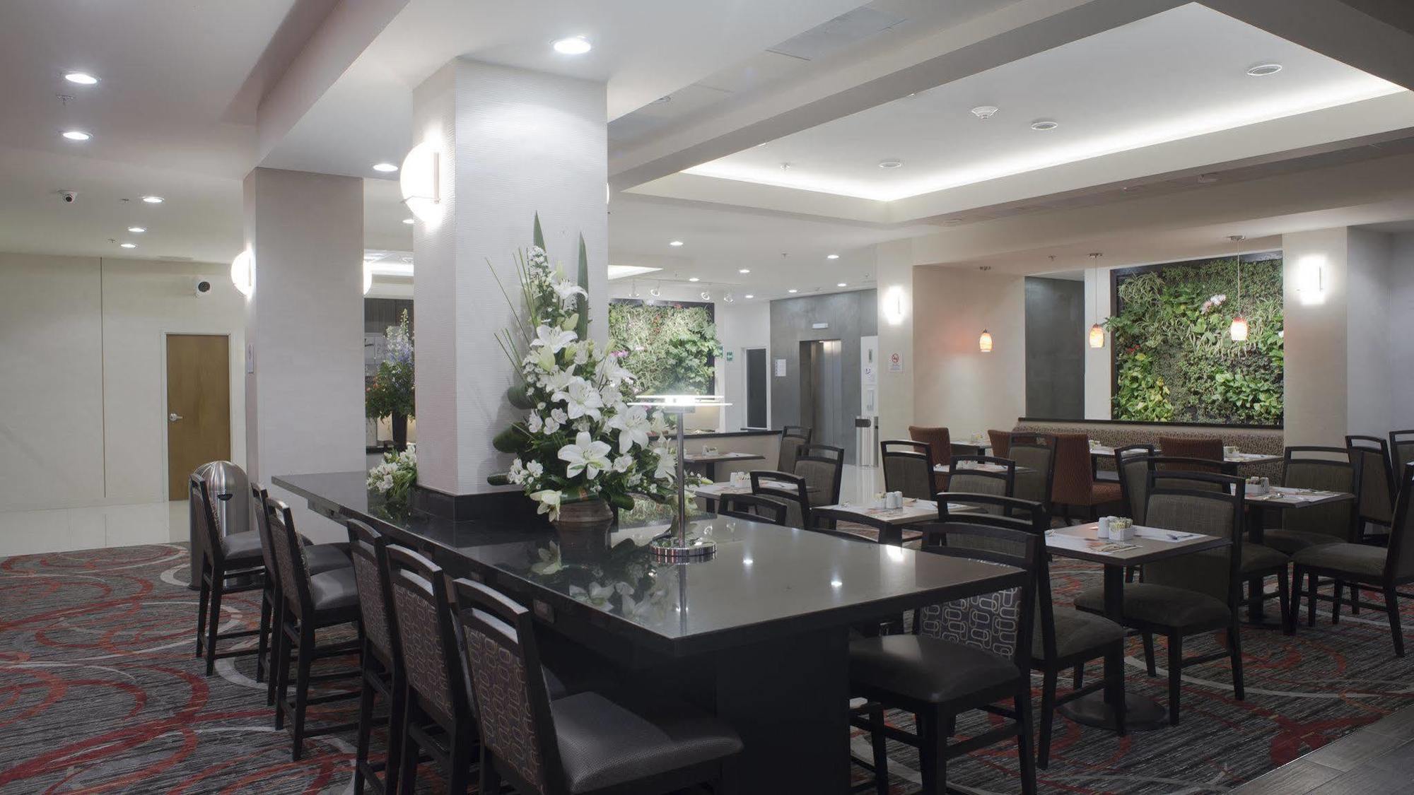 Holiday Inn Express & Suites Chihuahua Juventud By Ihg Exterior photo