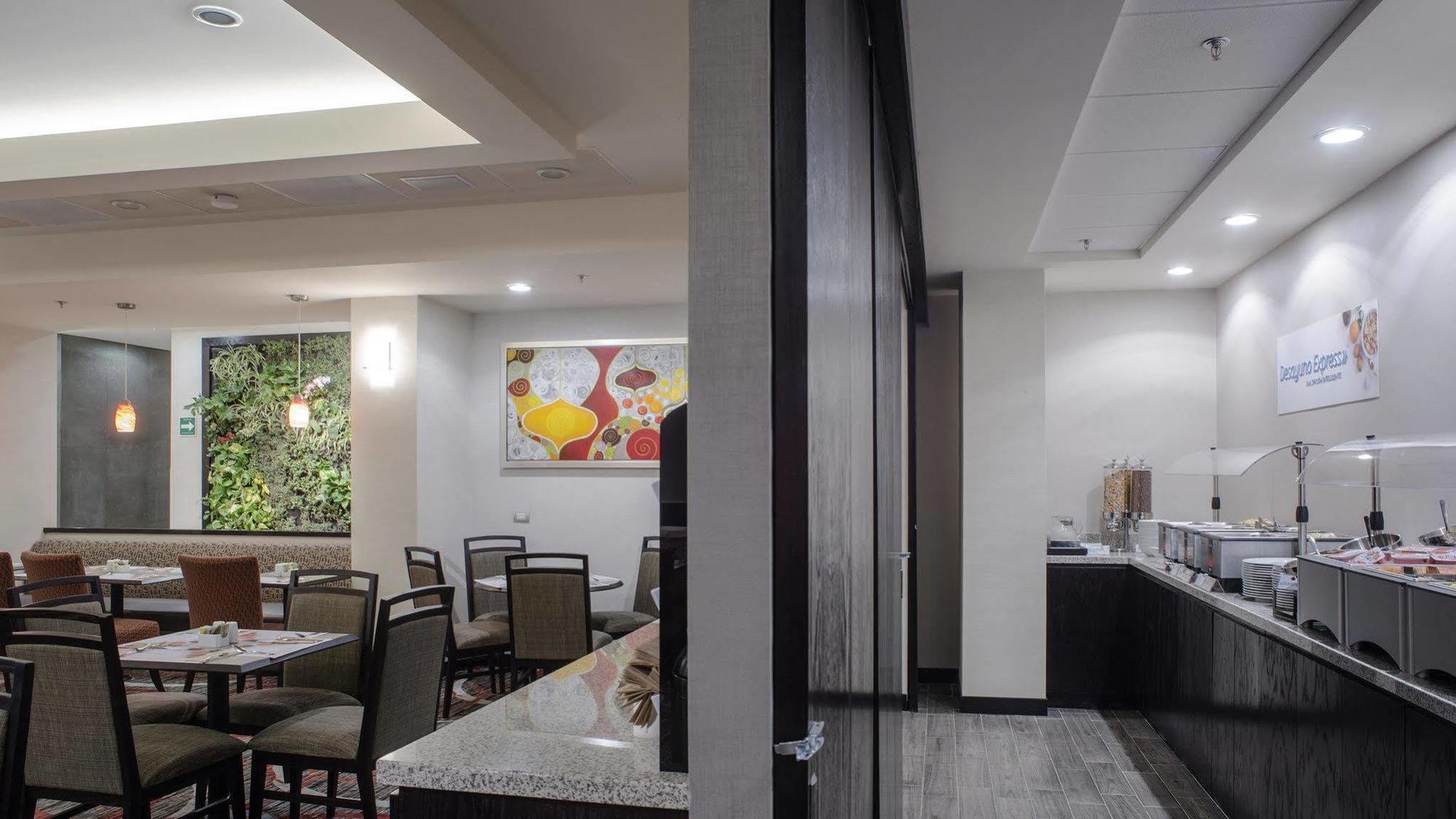 Holiday Inn Express & Suites Chihuahua Juventud By Ihg Exterior photo